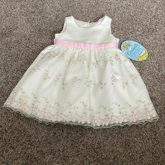 Toddler  girls dress size 24 months - Picture 1 of 2